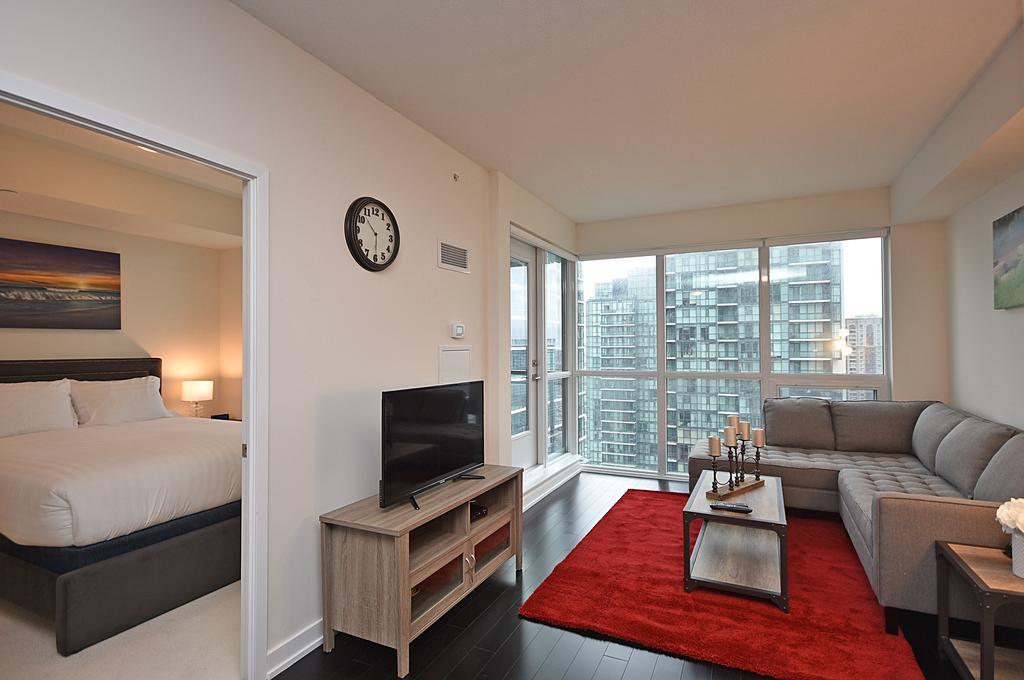 Royal Stays Furnished Apartments - Square One Mississauga Exterior photo