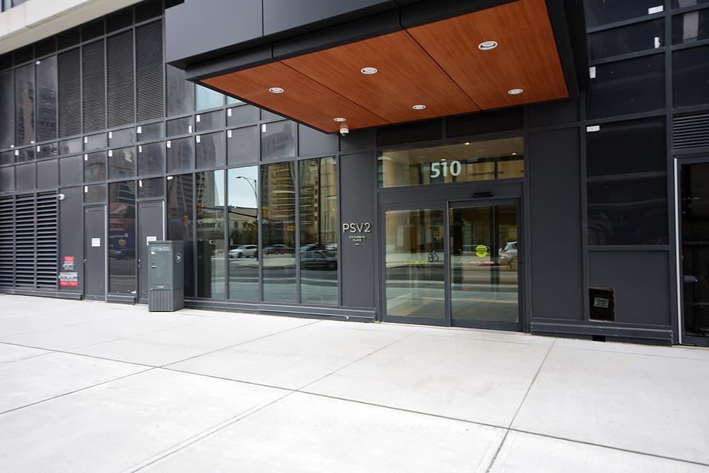 Royal Stays Furnished Apartments - Square One Mississauga Exterior photo