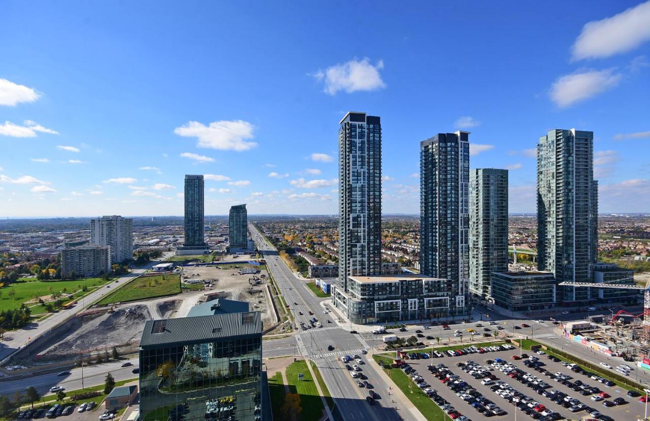 Royal Stays Furnished Apartments - Square One Mississauga Exterior photo