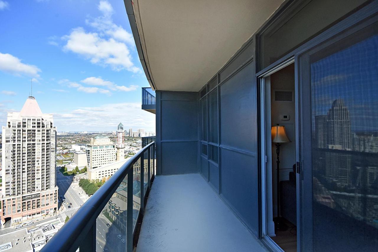 Royal Stays Furnished Apartments - Square One Mississauga Exterior photo