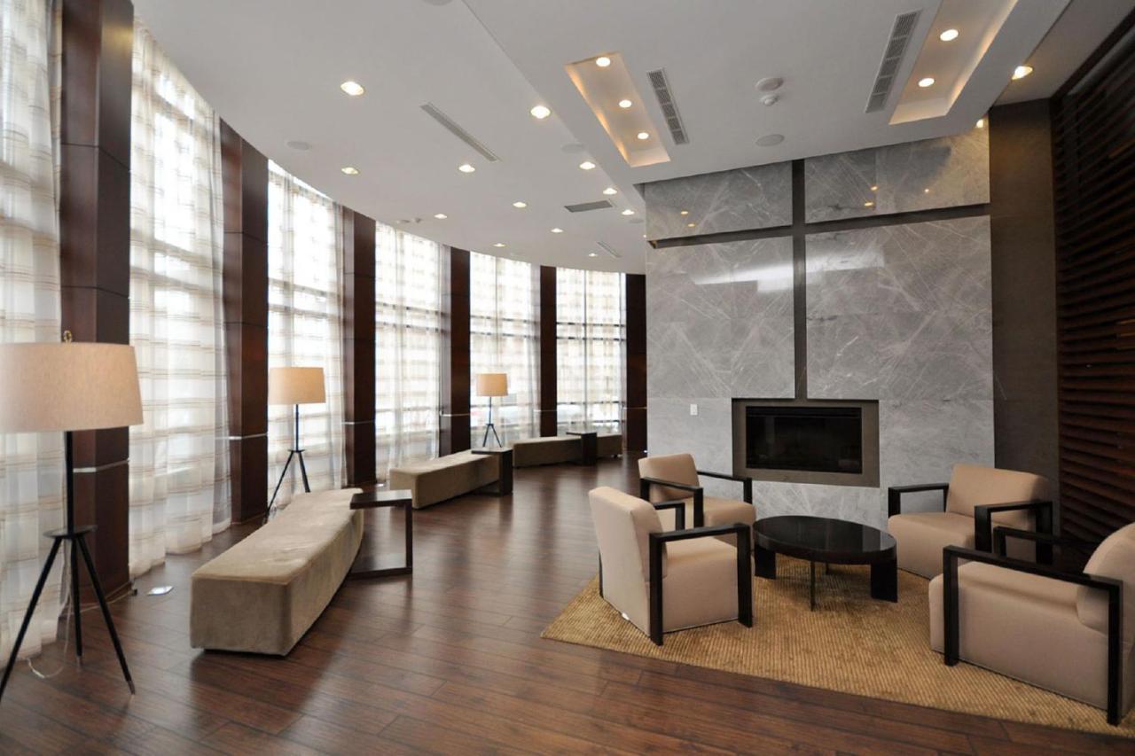 Royal Stays Furnished Apartments - Square One Mississauga Exterior photo